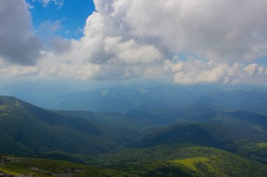 Petros'tan Hoverla'ya, Nesamovite Gölü'ne, Pop İvan Gözlemevi'ne çadırla yürüyüş