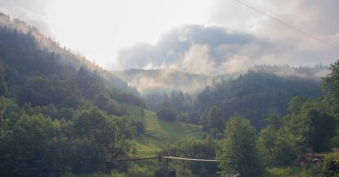 Petros'tan Hoverla'ya, Nesamovite Gölü'ne, Pop İvan Gözlemevi'ne çadırla yürüyüş