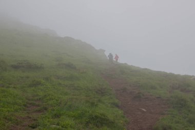 Petros'tan Hoverla'ya, Nesamovite Gölü'ne, Pop İvan Gözlemevi'ne çadırla yürüyüş