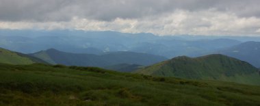 Petros'tan Hoverla'ya, Nesamovite Gölü'ne, Pop İvan Gözlemevi'ne çadırla yürüyüş