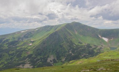 Petros'tan Hoverla'ya, Nesamovite Gölü'ne, Pop İvan Gözlemevi'ne çadırla yürüyüş