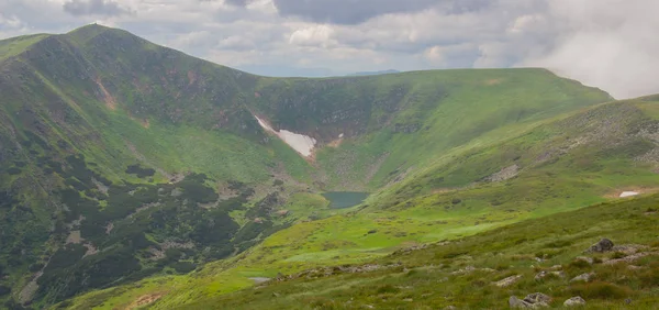 Wandelen Met Een Tent Door Petros Naar Hoverla Lake Nesamovite — Stockfoto