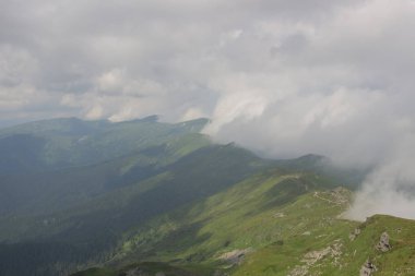 Karpatlarda Trekking, Pop Ivan Marmarassky Pop Ivan Chernogorsk Ukrayna ve Romanya arasındaki sınıra yürüyüş