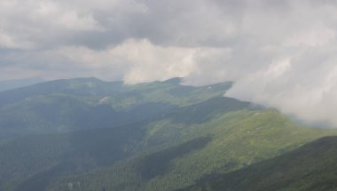 Karpatlarda Trekking, Pop Ivan Marmarassky Pop Ivan Chernogorsk Ukrayna ve Romanya arasındaki sınıra yürüyüş