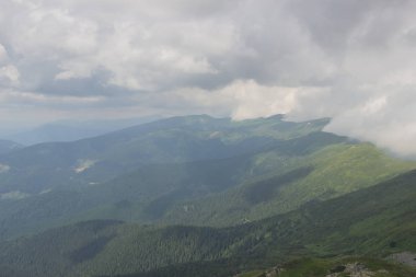 Karpatlarda Trekking, Pop Ivan Marmarassky Pop Ivan Chernogorsk Ukrayna ve Romanya arasındaki sınıra yürüyüş