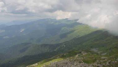 Karpatlarda Trekking, Pop Ivan Marmarassky Pop Ivan Chernogorsk Ukrayna ve Romanya arasındaki sınıra yürüyüş