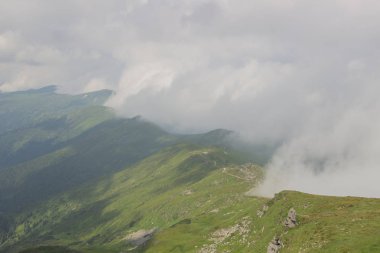 Karpatlarda Trekking, Pop Ivan Marmarassky Pop Ivan Chernogorsk Ukrayna ve Romanya arasındaki sınıra yürüyüş