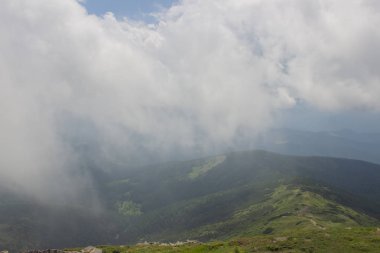 Karpatlarda Trekking, Pop Ivan Marmarassky Pop Ivan Chernogorsk Ukrayna ve Romanya arasındaki sınıra yürüyüş