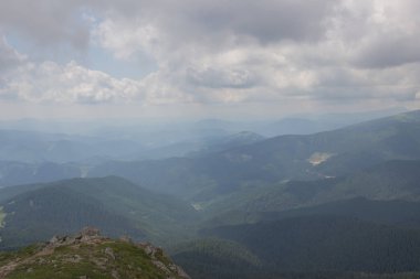 Karpatlarda Trekking, Pop Ivan Marmarassky Pop Ivan Chernogorsk Ukrayna ve Romanya arasındaki sınıra yürüyüş