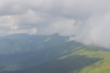 Karpatlarda Trekking, Pop Ivan Marmarassky Pop Ivan Chernogorsk Ukrayna ve Romanya arasındaki sınıra yürüyüş