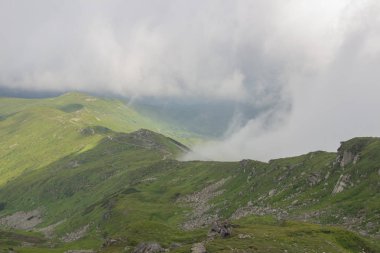 Karpatlarda Trekking, Pop Ivan Marmarassky Pop Ivan Chernogorsk Ukrayna ve Romanya arasındaki sınıra yürüyüş