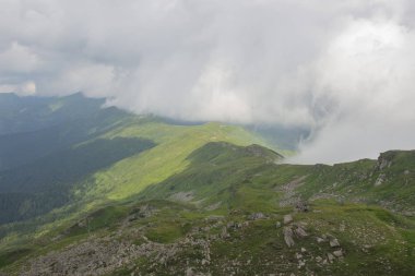 Karpatlarda Trekking, Pop Ivan Marmarassky Pop Ivan Chernogorsk Ukrayna ve Romanya arasındaki sınıra yürüyüş