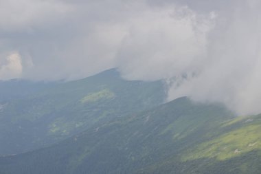Karpatlarda Trekking, Pop Ivan Marmarassky Pop Ivan Chernogorsk Ukrayna ve Romanya arasındaki sınıra yürüyüş