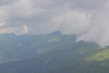 Karpatlarda Trekking, Pop Ivan Marmarassky Pop Ivan Chernogorsk Ukrayna ve Romanya arasındaki sınıra yürüyüş