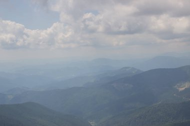 Karpatlarda Trekking, Pop Ivan Marmarassky Pop Ivan Chernogorsk Ukrayna ve Romanya arasındaki sınıra yürüyüş