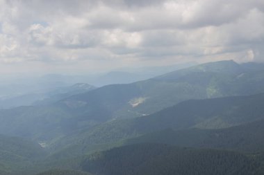 Karpatlarda Trekking, Pop Ivan Marmarassky Pop Ivan Chernogorsk Ukrayna ve Romanya arasındaki sınıra yürüyüş