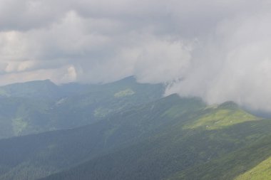 Karpatlarda Trekking, Pop Ivan Marmarassky Pop Ivan Chernogorsk Ukrayna ve Romanya arasındaki sınıra yürüyüş
