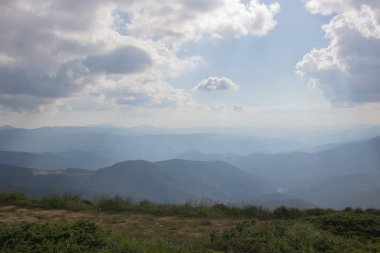 Karpatlarda Trekking, Pop Ivan Marmarassky Pop Ivan Chernogorsk Ukrayna ve Romanya arasındaki sınıra yürüyüş