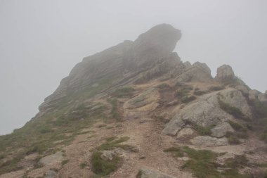Karpatlarda Trekking, Pop Ivan Marmarassky Pop Ivan Chernogorsk Ukrayna ve Romanya arasındaki sınıra yürüyüş
