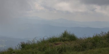 Karpatlarda Trekking, Pop Ivan Marmarassky Pop Ivan Chernogorsk Ukrayna ve Romanya arasındaki sınıra yürüyüş