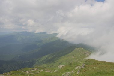 Karpatlarda Trekking, Pop Ivan Marmarassky Pop Ivan Chernogorsk Ukrayna ve Romanya arasındaki sınıra yürüyüş