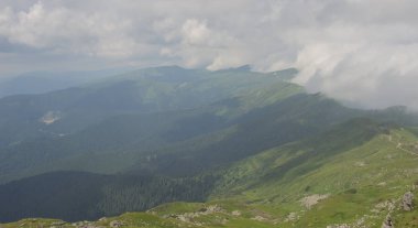 Karpatlarda Trekking, Pop Ivan Marmarassky Pop Ivan Chernogorsk Ukrayna ve Romanya arasındaki sınıra yürüyüş
