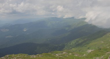 Karpatlarda Trekking, Pop Ivan Marmarassky Pop Ivan Chernogorsk Ukrayna ve Romanya arasındaki sınıra yürüyüş