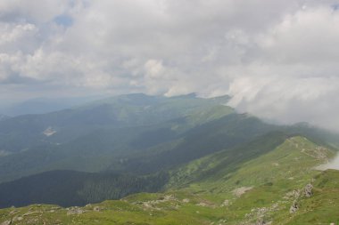 Karpatlarda Trekking, Pop Ivan Marmarassky Pop Ivan Chernogorsk Ukrayna ve Romanya arasındaki sınıra yürüyüş