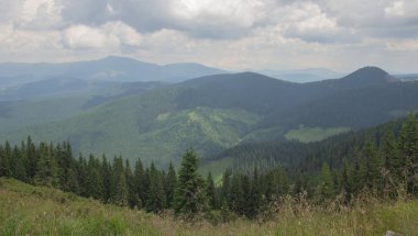 Karpatlarda Trekking, Pop Ivan Marmarassky Pop Ivan Chernogorsk Ukrayna ve Romanya arasındaki sınıra yürüyüş