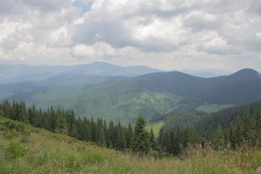 Karpatlarda Trekking, Pop Ivan Marmarassky Pop Ivan Chernogorsk Ukrayna ve Romanya arasındaki sınıra yürüyüş