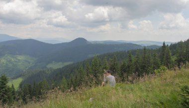 Karpatlarda Trekking, Pop Ivan Marmarassky Pop Ivan Chernogorsk Ukrayna ve Romanya arasındaki sınıra yürüyüş