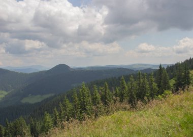 Karpatlarda Trekking, Pop Ivan Marmarassky Pop Ivan Chernogorsk Ukrayna ve Romanya arasındaki sınıra yürüyüş