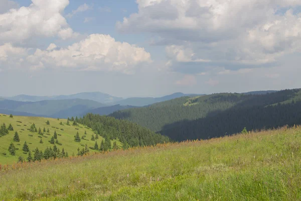 Trekking in the Carpathians, Hike to the border between Ukraine and Romania from Pop Ivan Marmarassky to Pop Ivan Chernogorsk