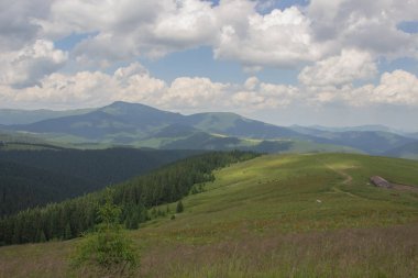 Karpatlarda Trekking, Pop Ivan Marmarassky Pop Ivan Chernogorsk Ukrayna ve Romanya arasındaki sınıra yürüyüş