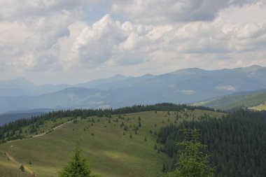 Karpatlarda Trekking, Pop Ivan Marmarassky Pop Ivan Chernogorsk Ukrayna ve Romanya arasındaki sınıra yürüyüş