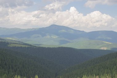 Karpatlarda Trekking, Pop Ivan Marmarassky Pop Ivan Chernogorsk Ukrayna ve Romanya arasındaki sınıra yürüyüş