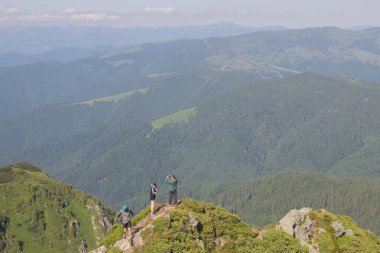 Karpatlarda Trekking, Pop Ivan Marmarassky Pop Ivan Chernogorsk Ukrayna ve Romanya arasındaki sınıra yürüyüş