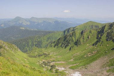 Karpatlarda Trekking, Pop Ivan Marmarassky Pop Ivan Chernogorsk Ukrayna ve Romanya arasındaki sınıra yürüyüş