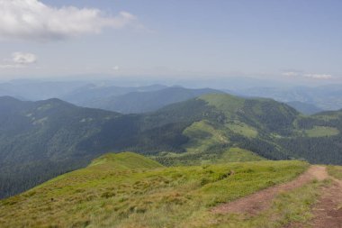 Karpatlarda Trekking, Pop Ivan Marmarassky Pop Ivan Chernogorsk Ukrayna ve Romanya arasındaki sınıra yürüyüş