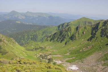 Karpatlarda Trekking, Pop Ivan Marmarassky Pop Ivan Chernogorsk Ukrayna ve Romanya arasındaki sınıra yürüyüş