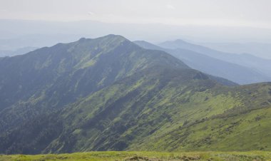 Karpatlarda Trekking, Pop Ivan Marmarassky Pop Ivan Chernogorsk Ukrayna ve Romanya arasındaki sınıra yürüyüş