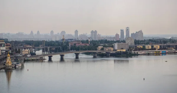 Tour Kiev Center Europe View Dnieper Trukhanov Island Foot Bridge — Stock Photo, Image