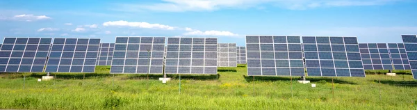 Сонячна Станція Сонячні Панелі Виробництва Природної Сонячної Енергії Зелена Електрика — стокове фото
