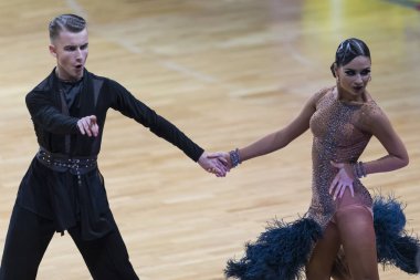 Minsk, Beyaz Rusya-Ekim 14, 2018: profesyonel dans birkaç Volkov Iliya ve Stasyuk Ekaterina Wdsf uluslararası sermaye Kupası Minsk, 14 Ekim 2018, Minsk, Belarus üzerinde yetişkin Latin Amerika Program gerçekleştirir