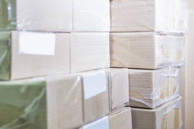 Ambalaj kutuları mühürlü plastik Bags.Horizontal görüntü ile bol