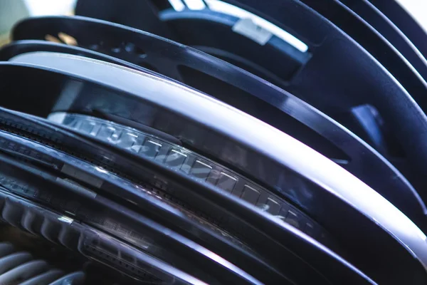 Mikroelektronik bileşenleri. Yüzey bileşenleri üzerinde Mount teyp ve Reel paket. Makaraları çeşitli bir yığın Together.Horizontal görüntü