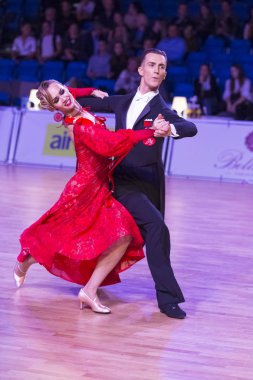 Yetişkin dans çift gençlik standart Avrupa Program Wdsf Baltık Grand Prix-2108 Şampiyonası üzerinde gerçekleştirir.