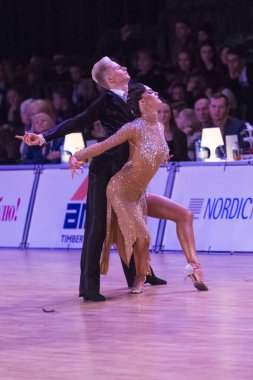 Profesyonel yetişkin dans çift Gençlik Latin Amerika programı Wdsf Baltık Grand Prix-2108 Şampiyonası üzerinde gerçekleştirir.