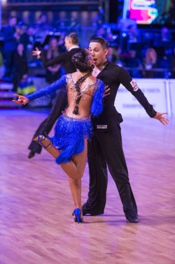 Profesyonel yetişkin dans çift Gençlik Latin Amerika programı Wdsf Baltık Grand Prix-2108 Şampiyonası üzerinde gerçekleştirir.