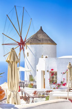 Seyahat Noktaları. Santorini Adası'nda Pitoresk Oia Köyü